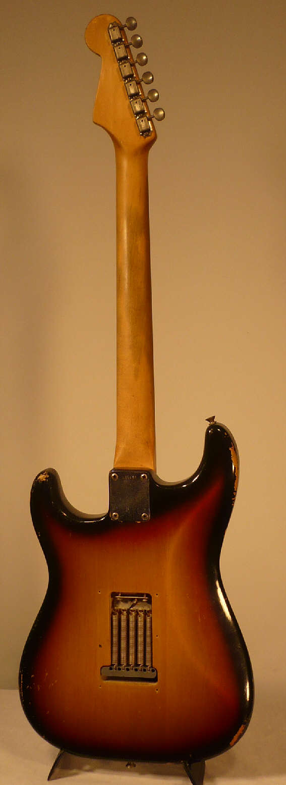 Fender Stratocaster 1965-70 sunburst b.jpg